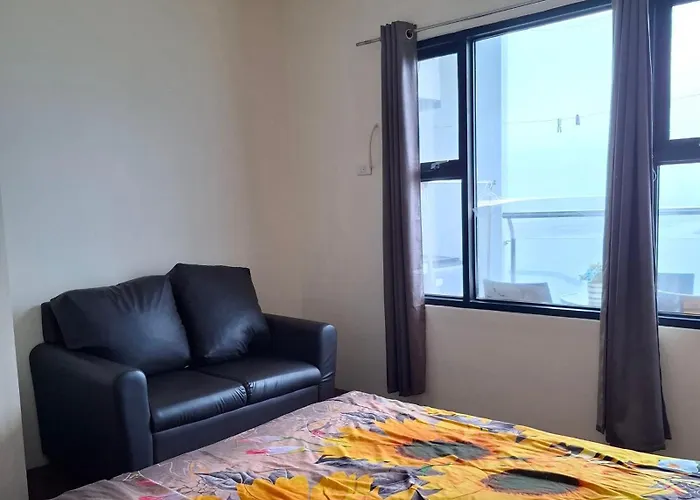 Amazing Views From The 37th In Bay Apartment *